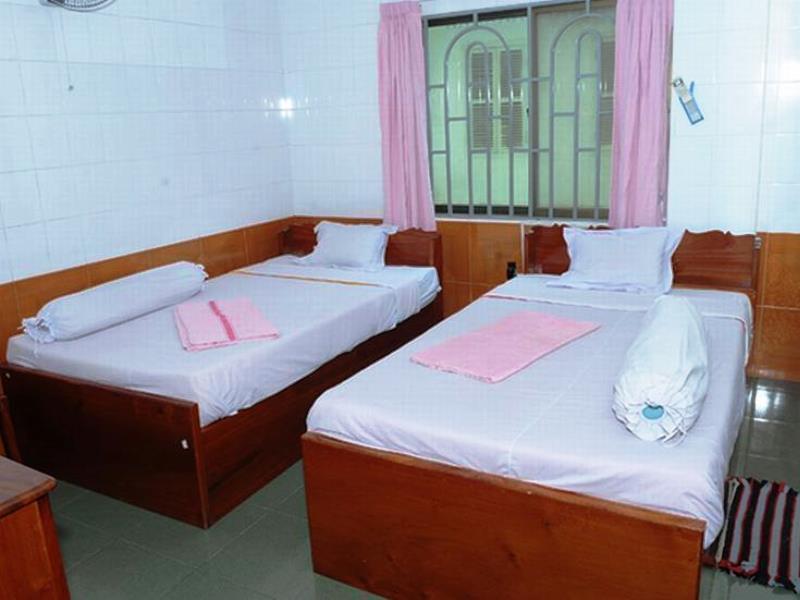Chhaya Guest House Battambang Esterno foto