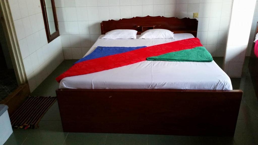 Chhaya Guest House Battambang Esterno foto