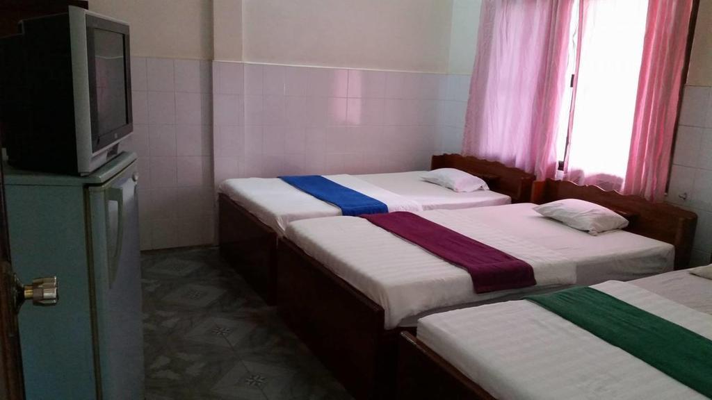 Chhaya Guest House Battambang Esterno foto