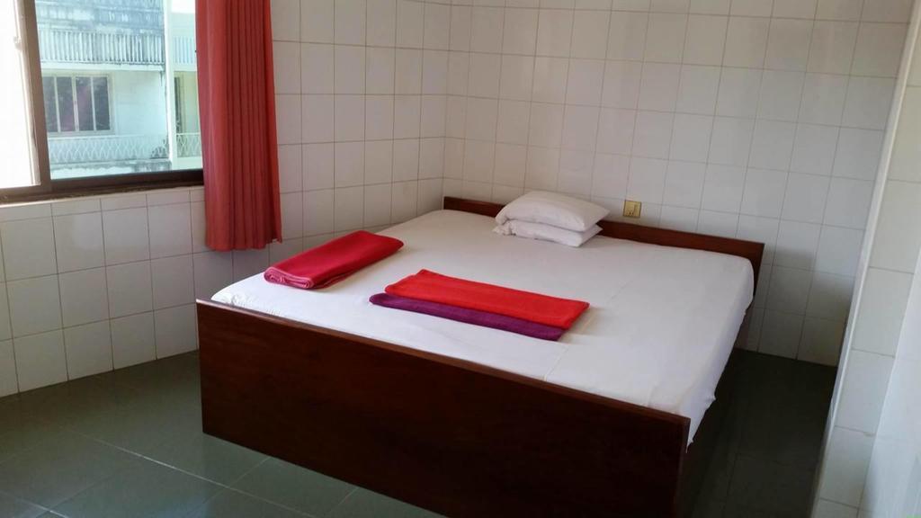 Chhaya Guest House Battambang Esterno foto