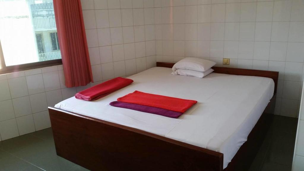 Chhaya Guest House Battambang Esterno foto