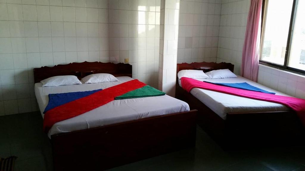 Chhaya Guest House Battambang Esterno foto