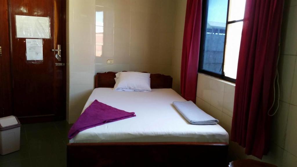 Chhaya Guest House Battambang Esterno foto