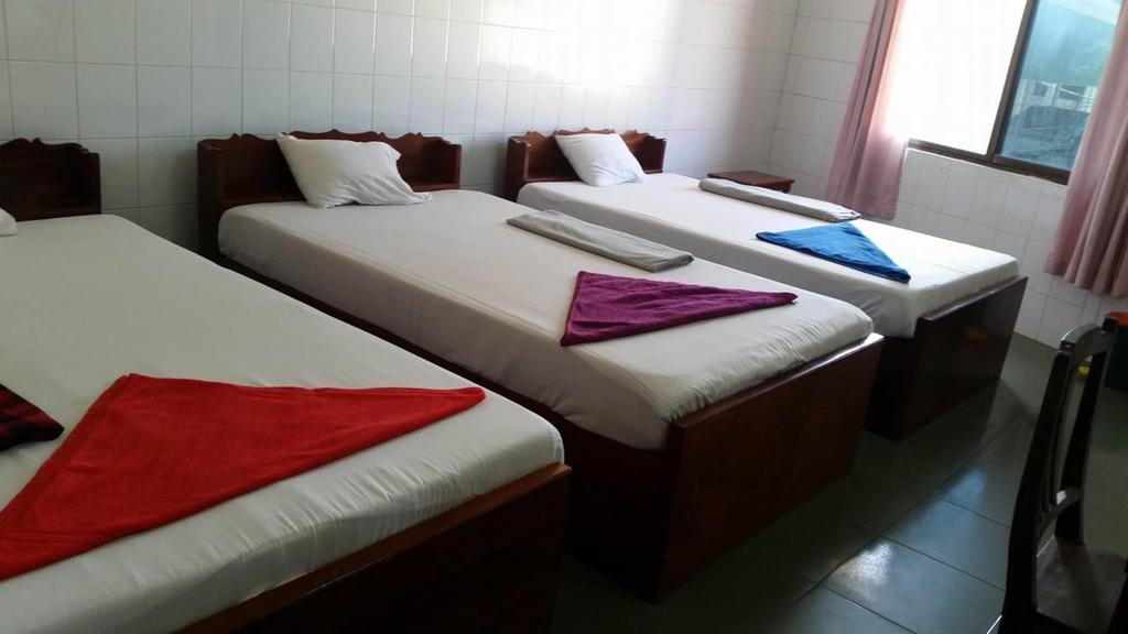 Chhaya Guest House Battambang Esterno foto